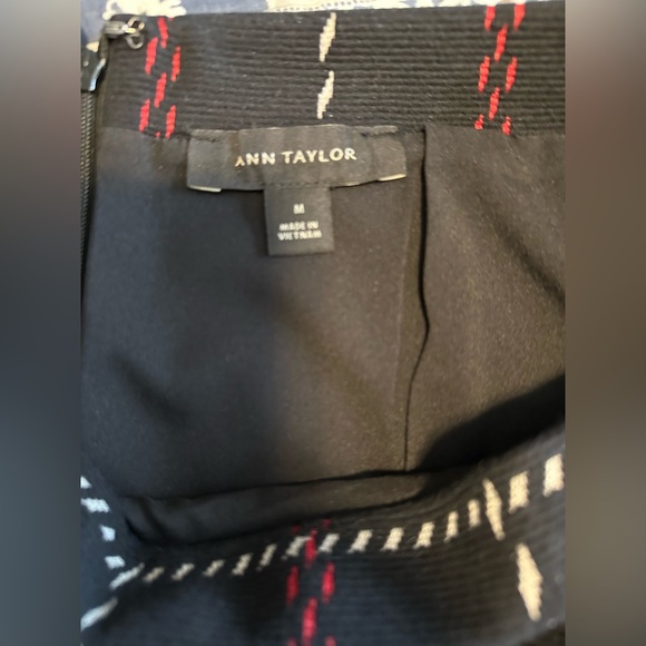 Ann Taylor knit pencil skirt - Picture 6 of 7